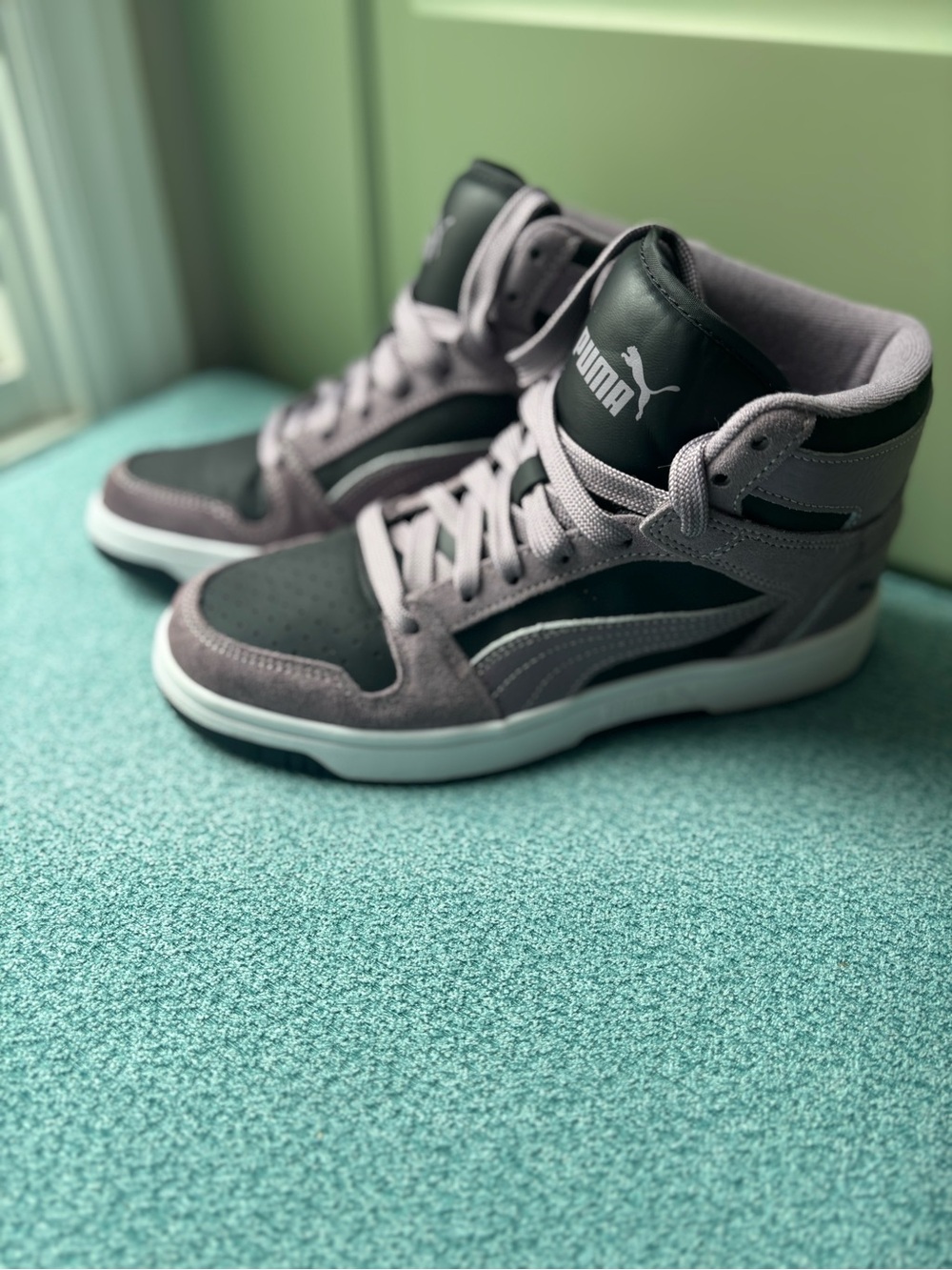 Puma Lavender and Black High-Top women’s Sneakers 7.5